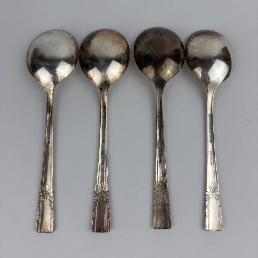 Oneida Wm Rogers Artistic Round Soup Spoons Set of 4